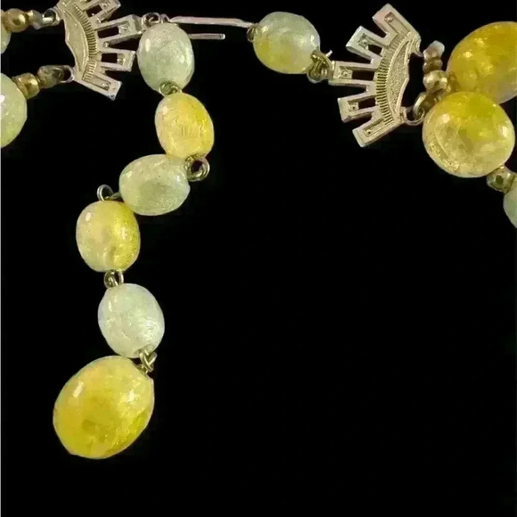 Beautiful Beaded Necklace - Picture 3 of 3